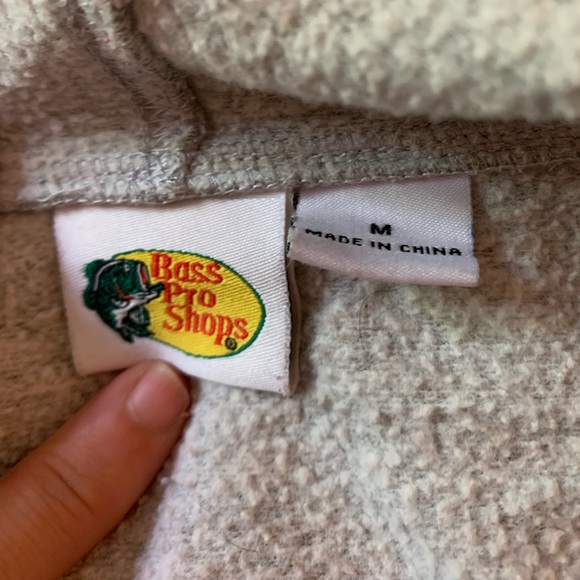 Bass pro shop hoodie in grey - Picture 2 of 2